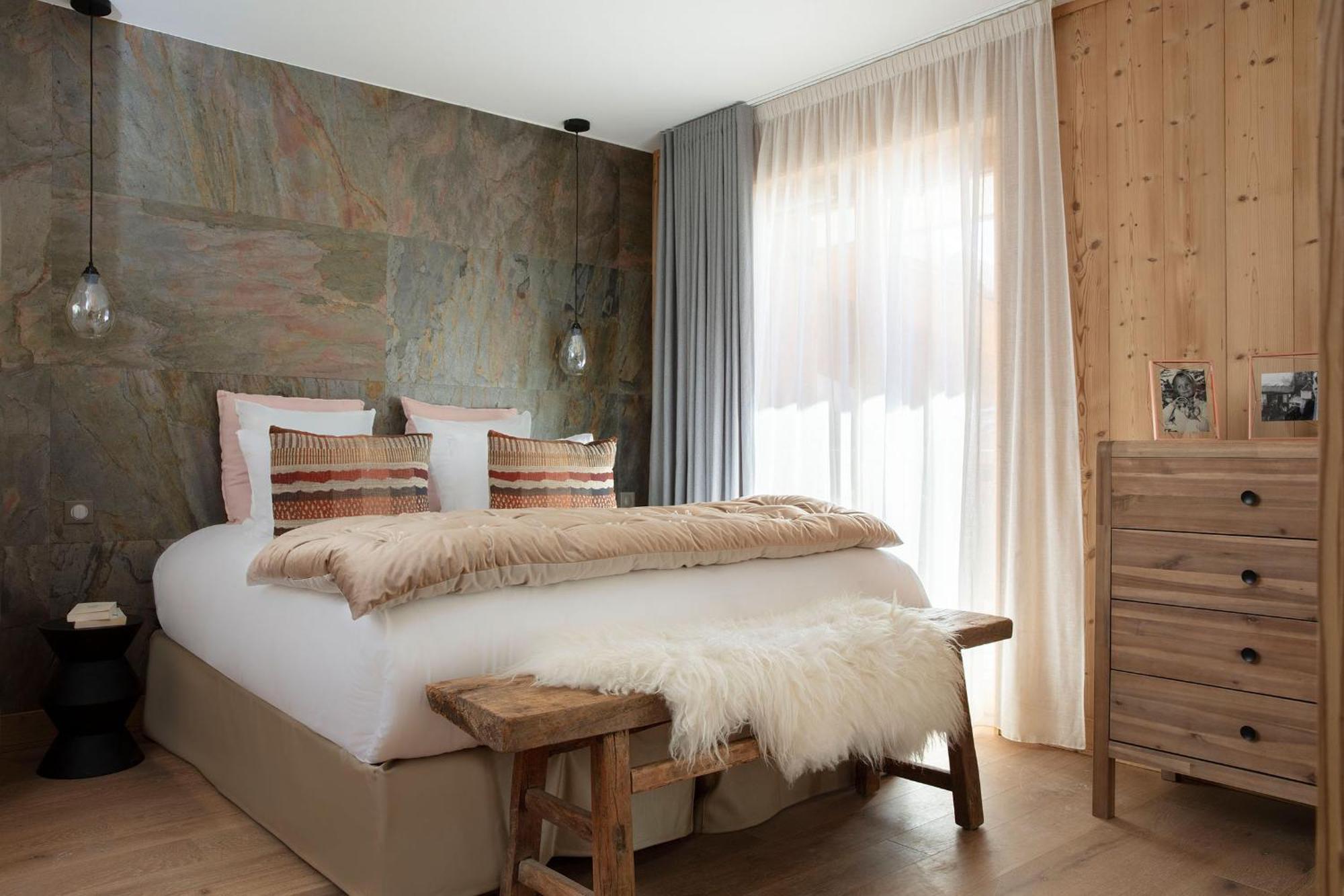 Grandes Rousses Hotel & Spa Alpe d'Huez Exteriér fotografie A bedroom in the hotel